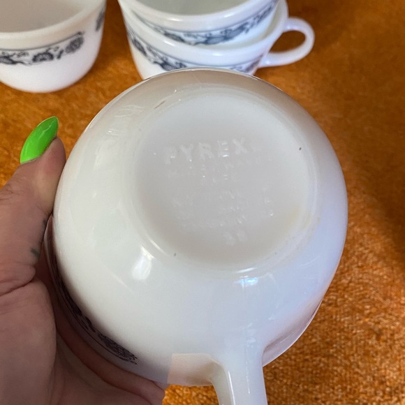 Vtg Pyrex | Set of 4 | Old Town Blue 1970s Pattern - Picture 4 of 4